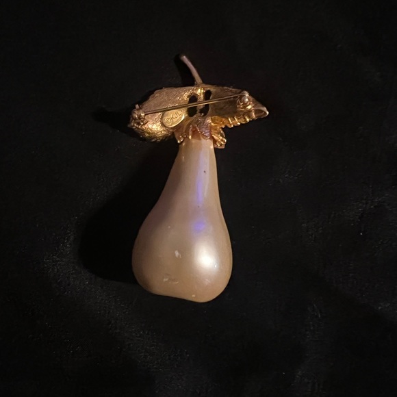 Brooch - Picture 2 of 3